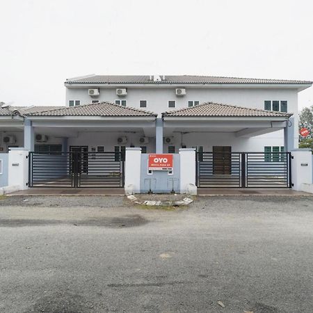 Oyo 91089 Motel Fasa 2B Seri Manjung Exterior foto