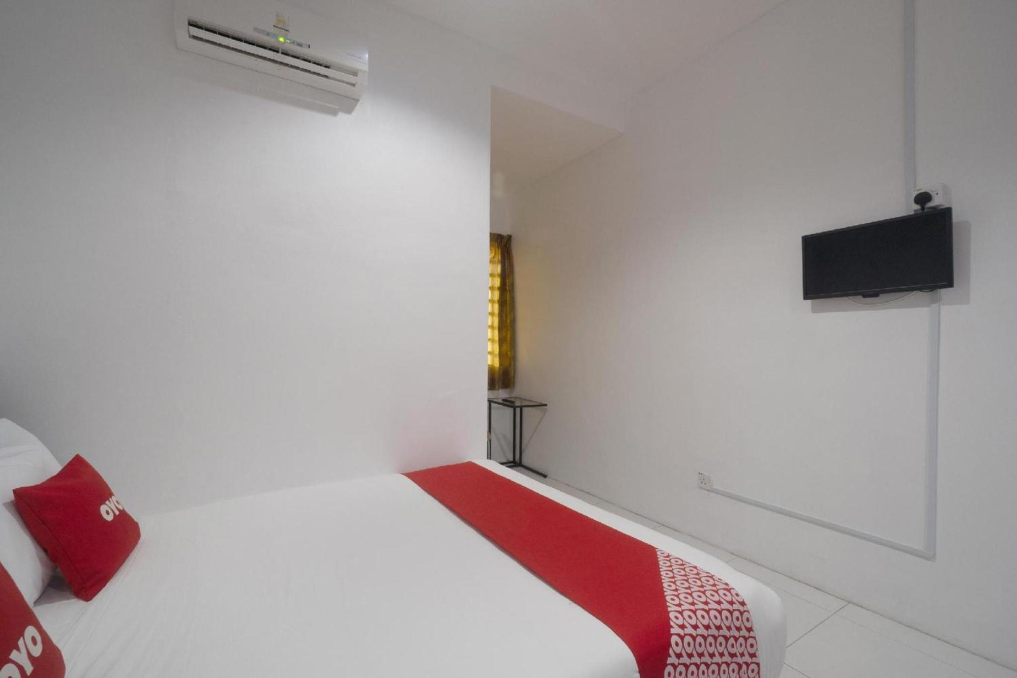 Oyo 91089 Motel Fasa 2B Seri Manjung Exterior foto
