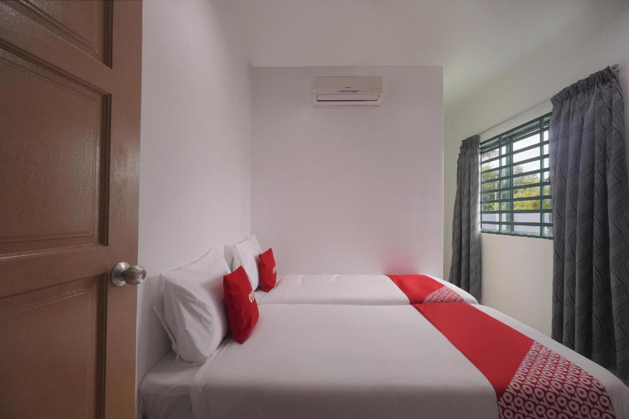 Oyo 91089 Motel Fasa 2B Seri Manjung Exterior foto