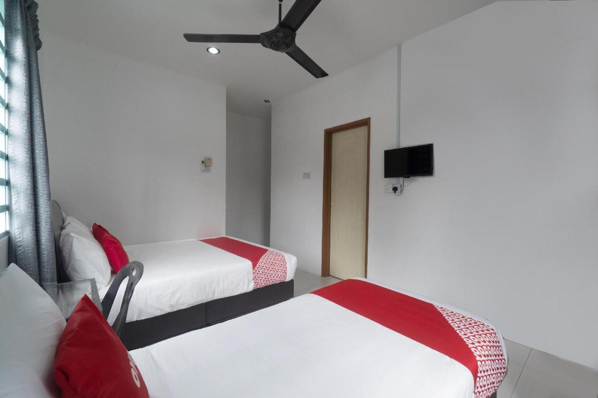 Oyo 91089 Motel Fasa 2B Seri Manjung Exterior foto