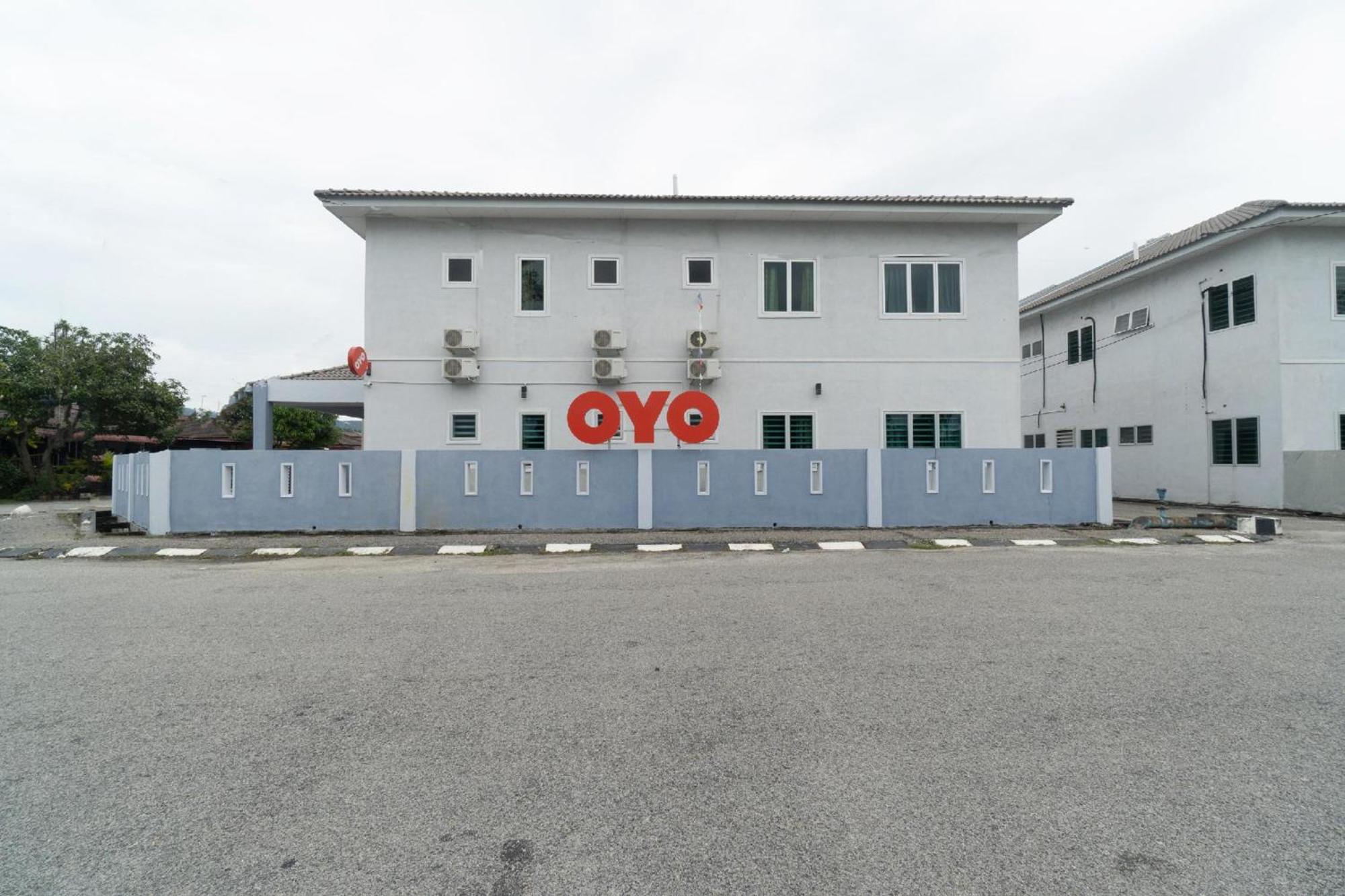 Oyo 91089 Motel Fasa 2B Seri Manjung Exterior foto