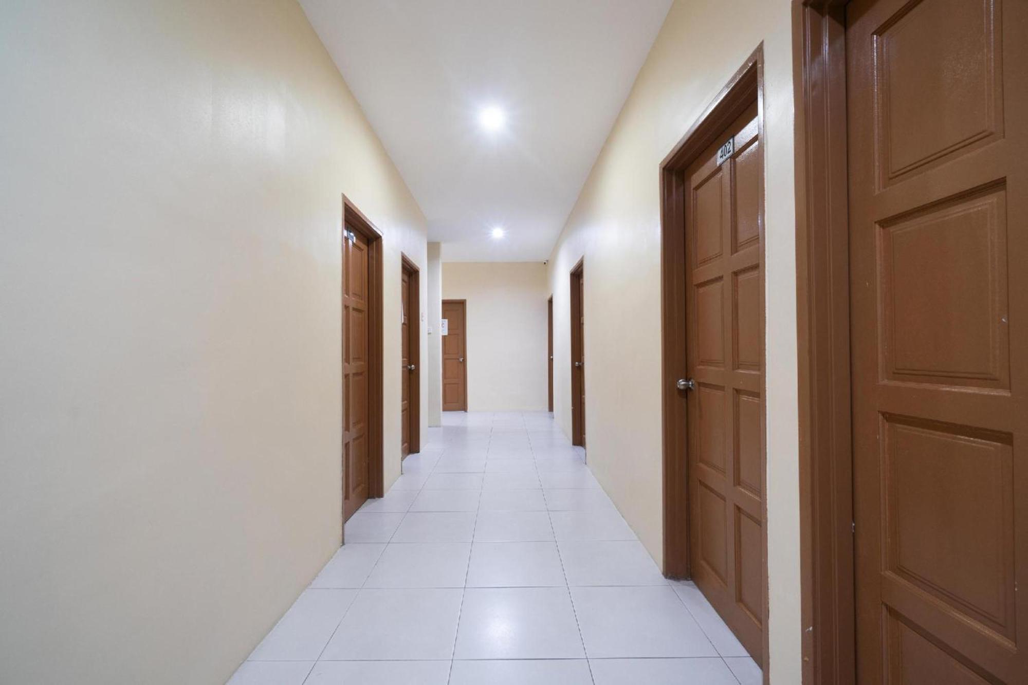 Oyo 91089 Motel Fasa 2B Seri Manjung Exterior foto