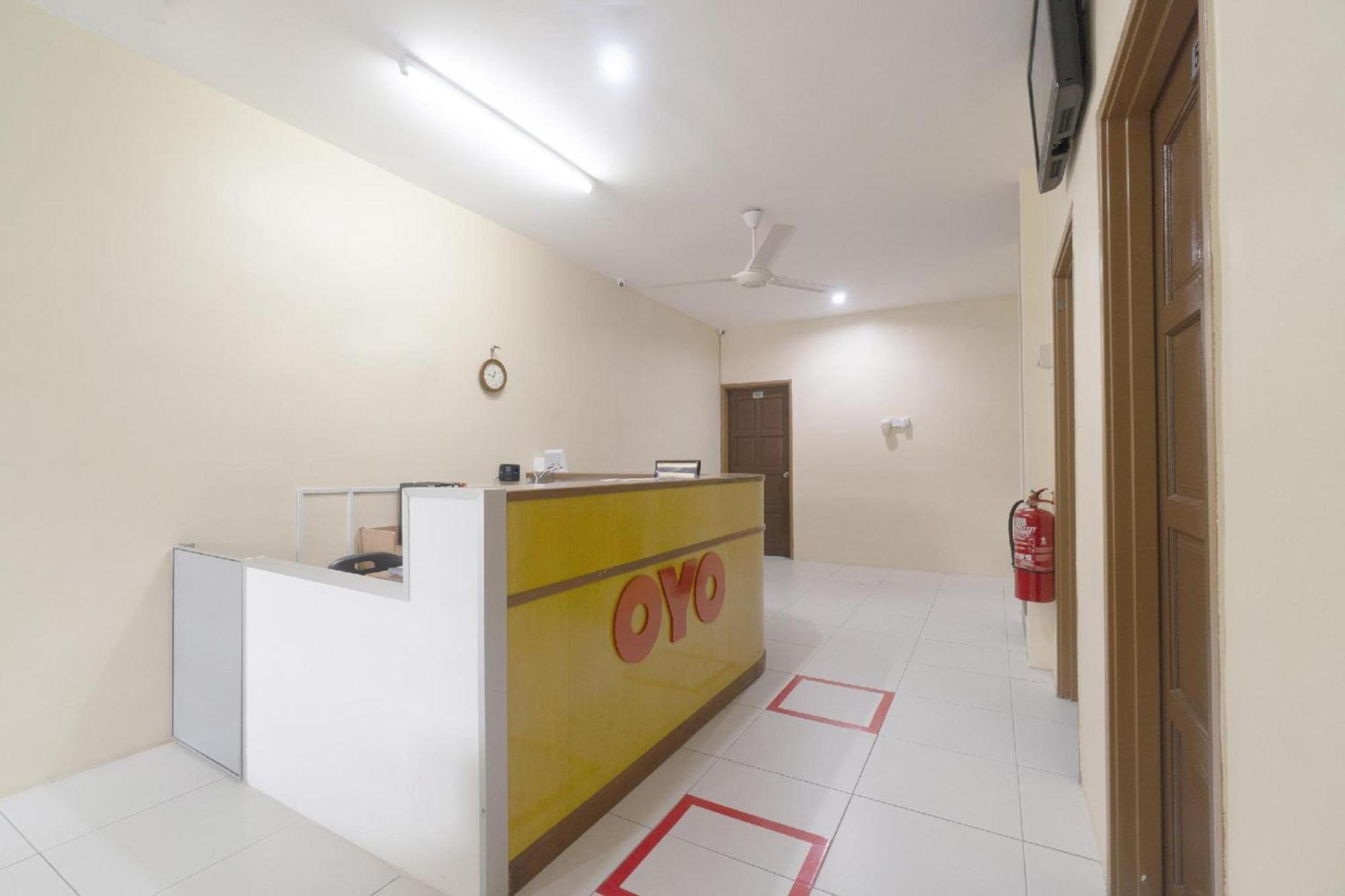 Oyo 91089 Motel Fasa 2B Seri Manjung Exterior foto