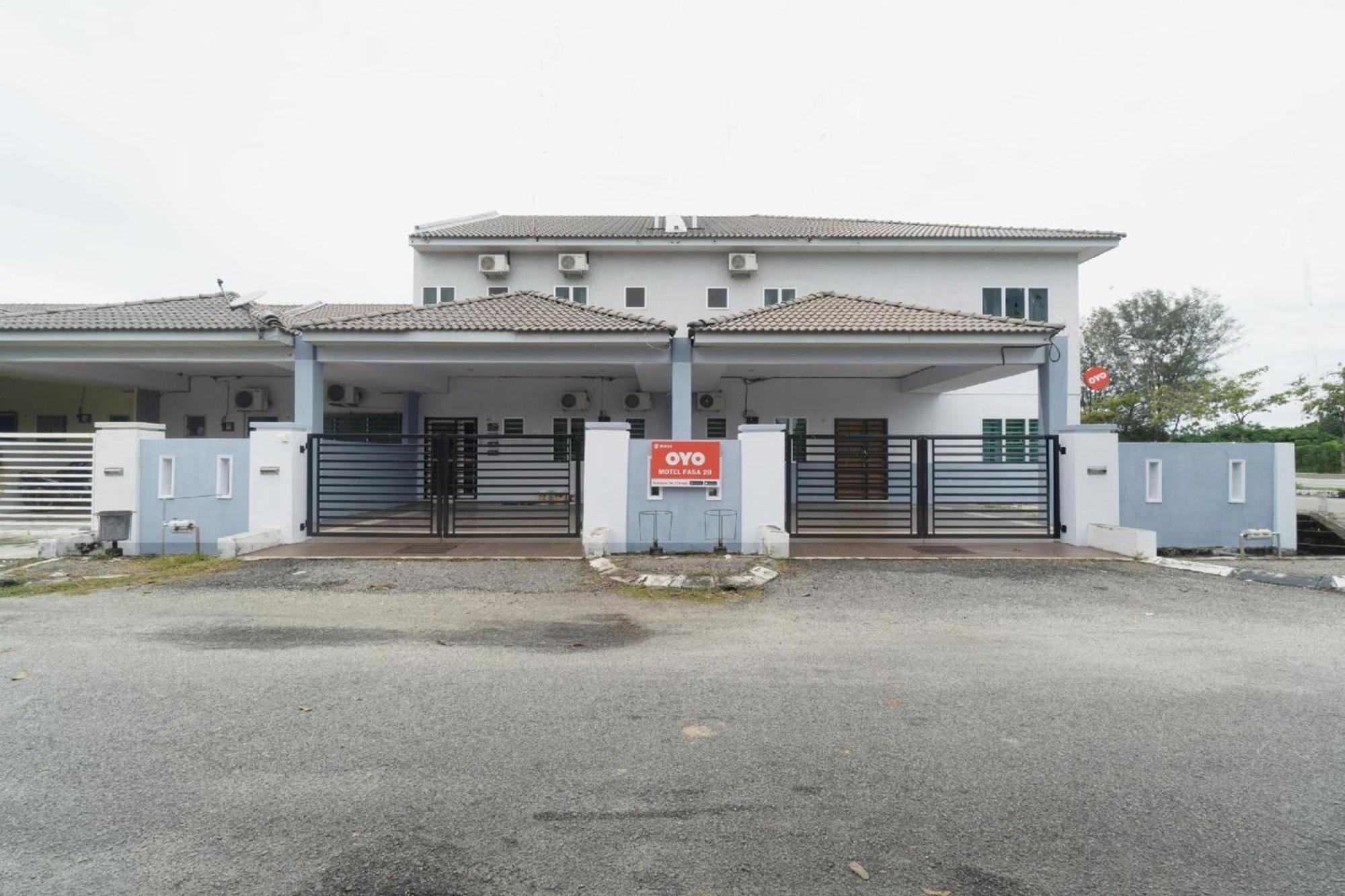 Oyo 91089 Motel Fasa 2B Seri Manjung Exterior foto